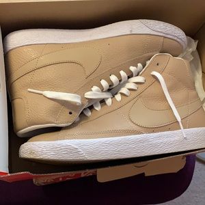 nike blazer mid